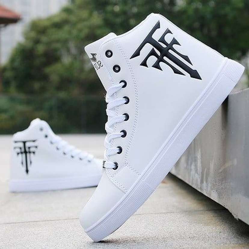 Stylish canvas shoes on sale