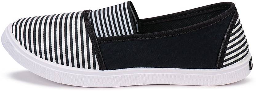 Latest New Collection Comfortable Sneakers Sports Slip On Sneakers For Women  (Black, White)