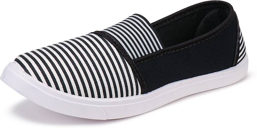 Latest New Collection Comfortable Sneakers Sports Slip On Sneakers For Women  (Black, White)