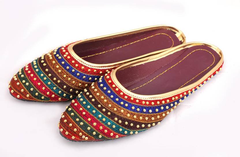 Apratim Jutis For Women