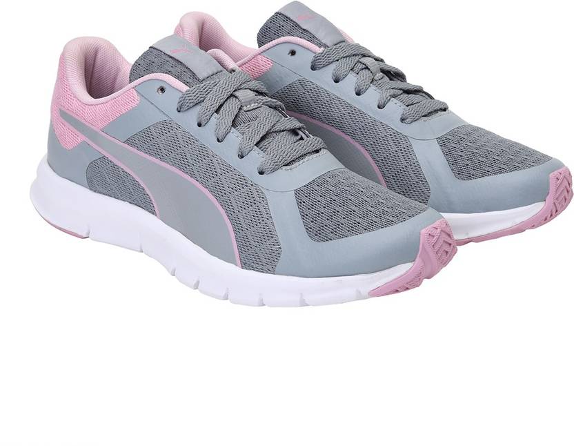 Trackracer 2.0 Wn's Running Shoes For Women  (Grey)