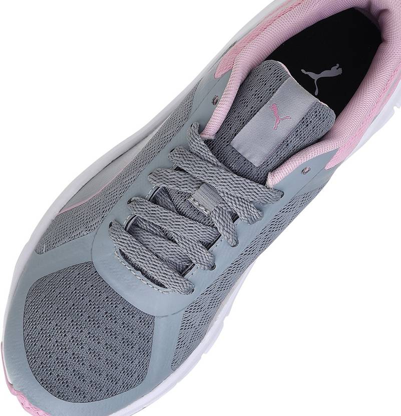Trackracer 2.0 Wn's Running Shoes For Women  (Grey)