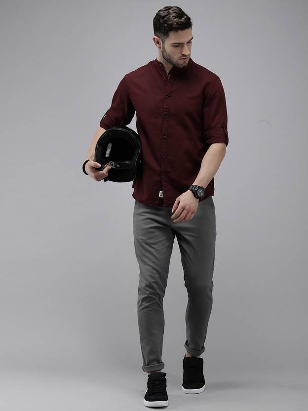 Men Regular Fit Solid Spread Collar Casual Shirt