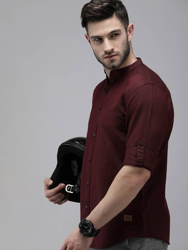 Men Regular Fit Solid Spread Collar Casual Shirt