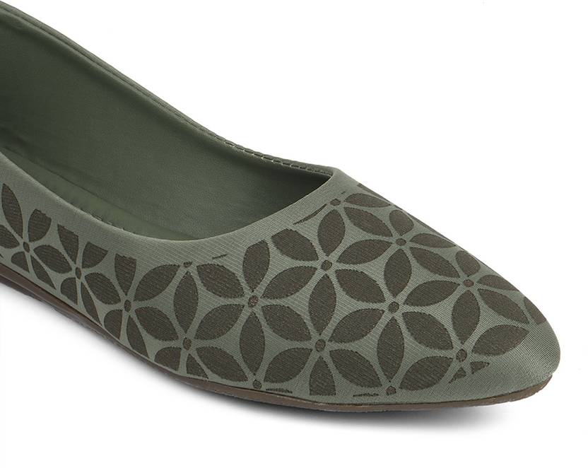 Women Olive Bellies Sandal