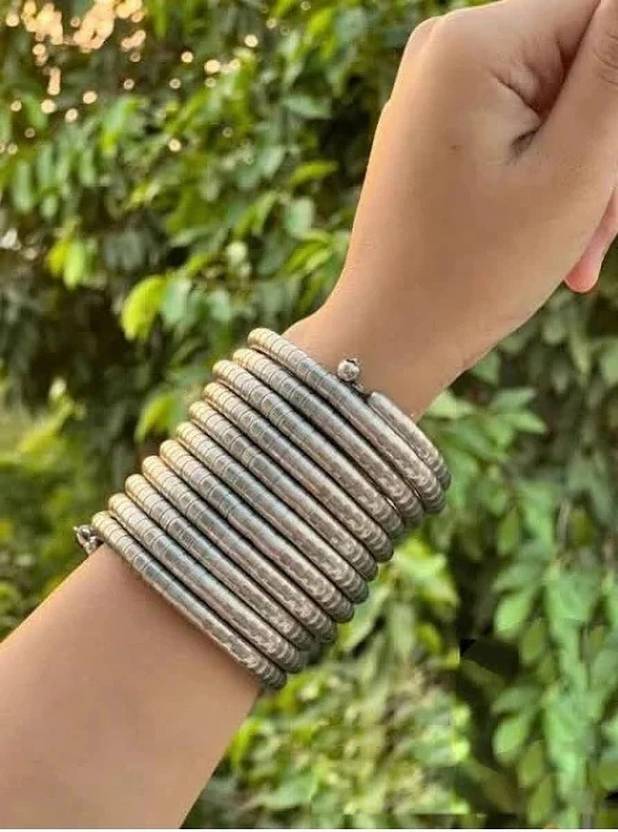 Samridhi DC Metal, Oxidised Silver, Alloy Bangle