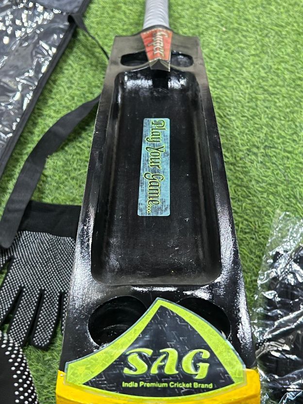 SAG_Black Monson Waterproof Tennis Cricket Bat - Image 4