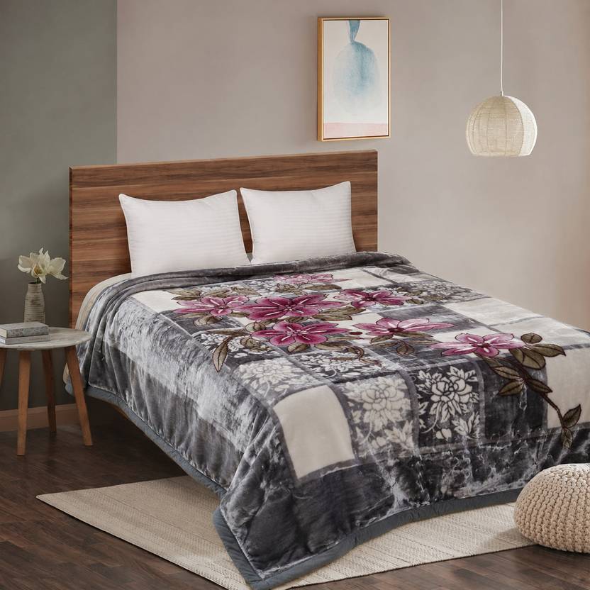 Signature Home Collection Blankets
