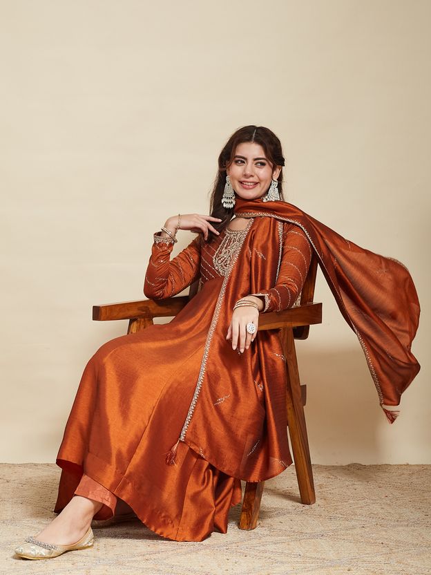 MOKOSH Women Pure Silk Kurta Pant Dupatta Set - Image 8