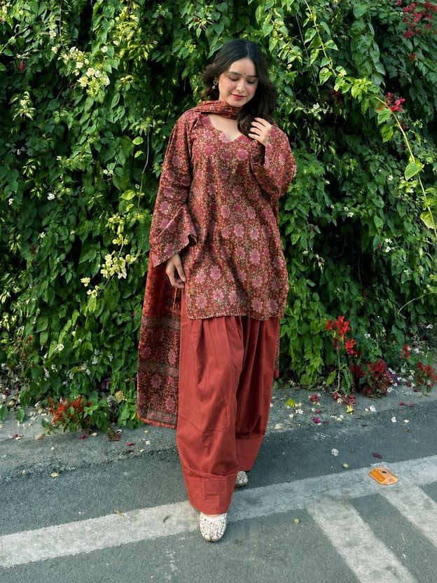 Gosriki Women Kurti Salwar Dupatta Set - Image 6