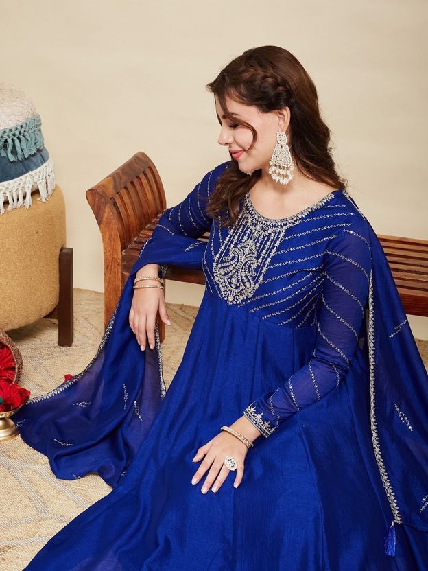 MOKOSH Women Pure Silk Kurta Pant Dupatta Set - Image 5