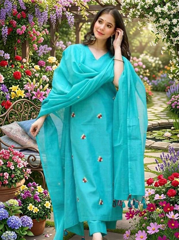 Aatvi Women Cotton Blend Kurta Pant Dupatta Set