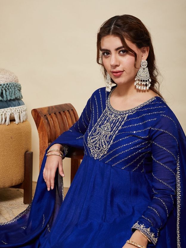 MOKOSH Women Pure Silk Kurta Pant Dupatta Set - Image 4