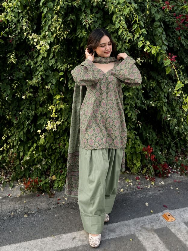 Gosriki Women Kurti Salwar Dupatta Set - Image 5