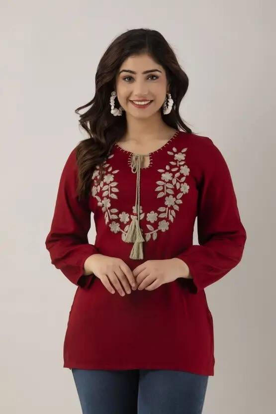 BlueKart Women Embroidered Straight Kurta