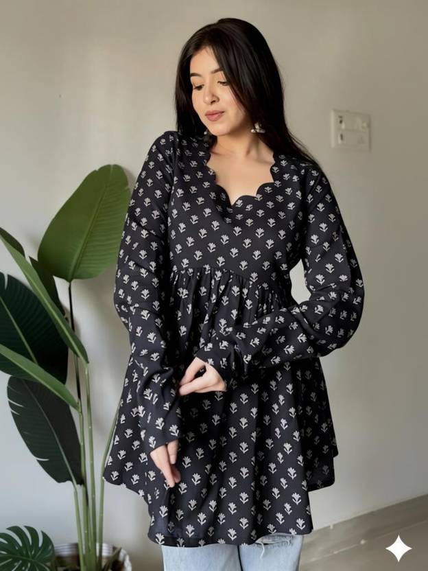 shobhit Women Printed Flared Kurta