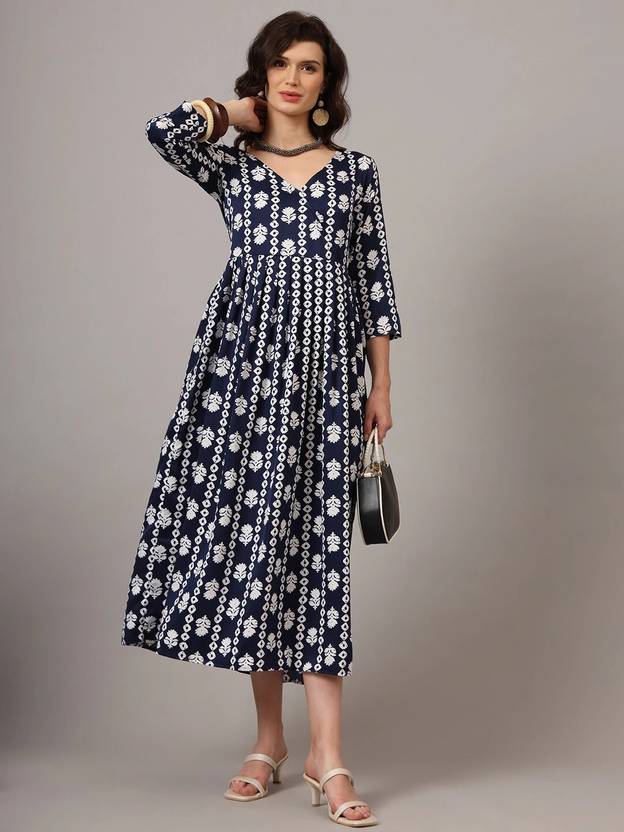 Dhakre fashion Colorblock Silk Blend A-line Kurta for Women