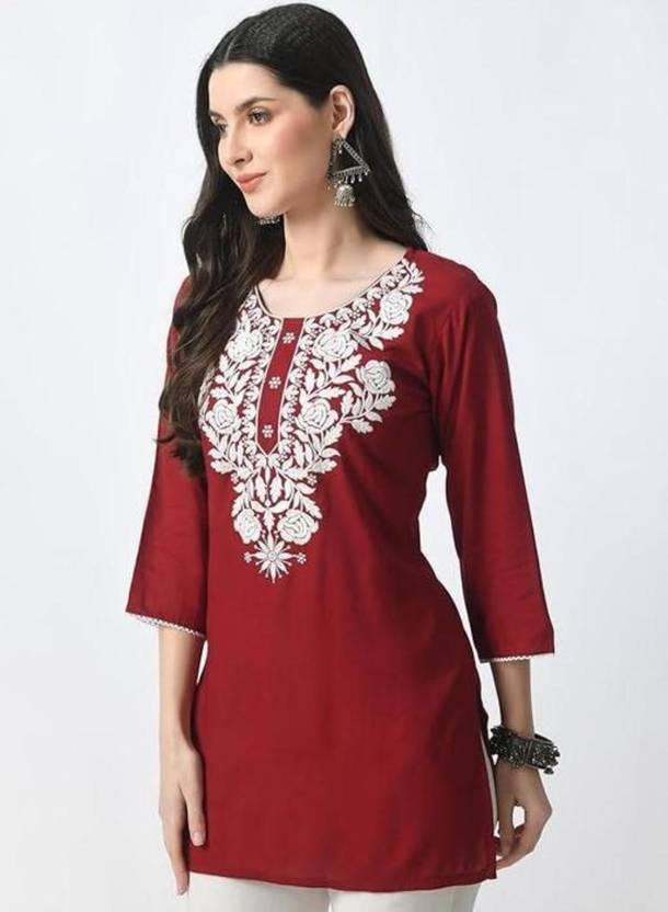 ILMA CREATION Women Embroidered Straight Kurta