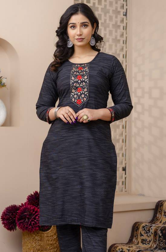 AuzaSho Collection Self Design Cotton Blend Straight Kurta for Women