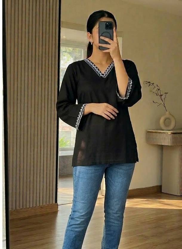 ALIZATRADERS Women Solid, Embroidered A-line Kurta