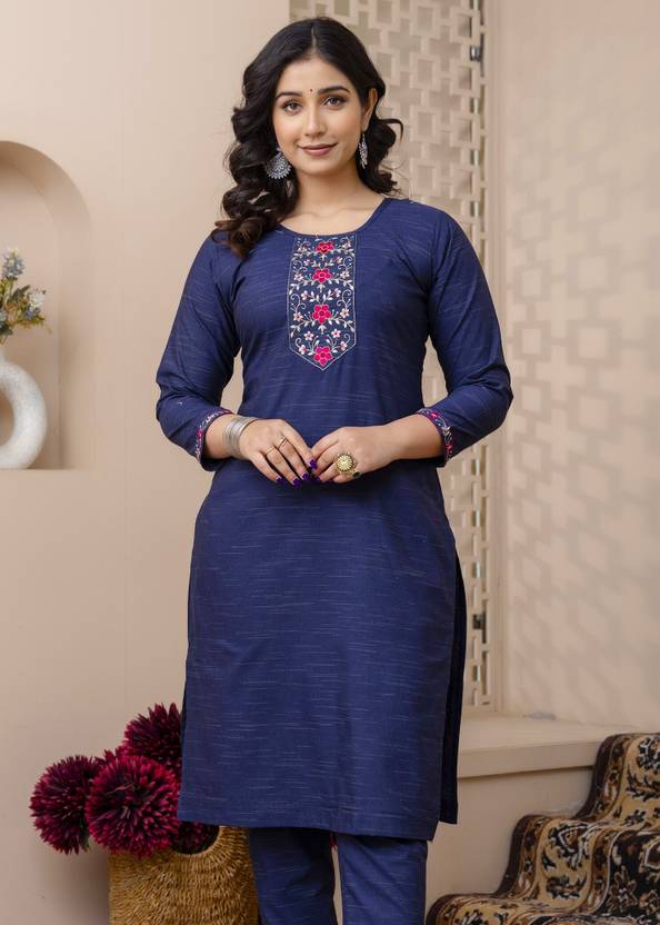 AuzaSho Collection Self Design Cotton Blend Straight Kurta for Women