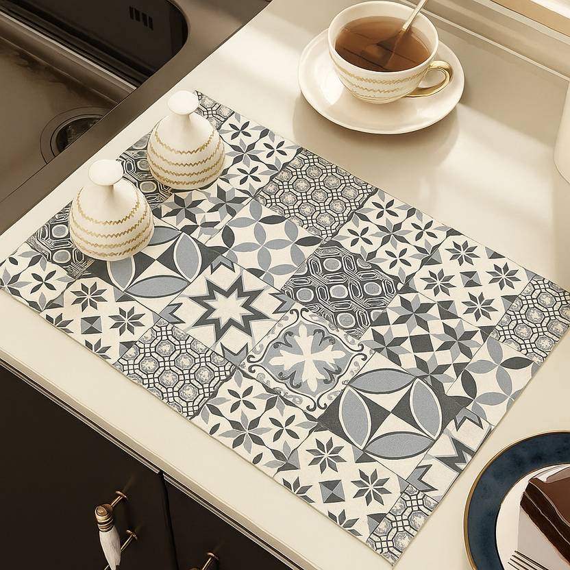 AKAIAH Rubber Floor Mat