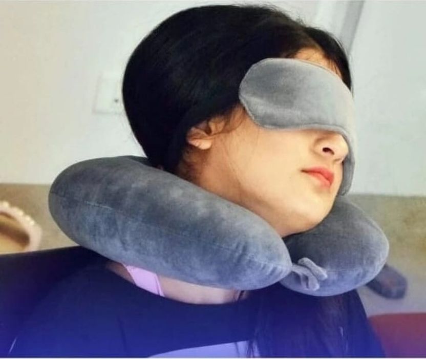 o&t U-Shape Black Travel Neck Pillow - Image 2