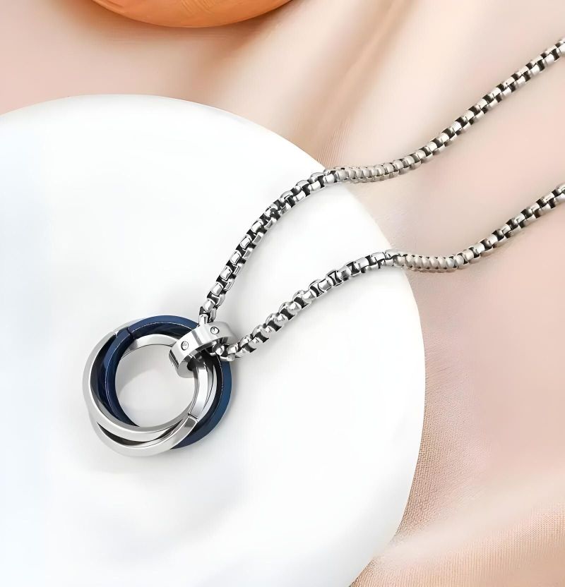RAPPERSSHOP Three-Ring Pendant Necklace - Image 4