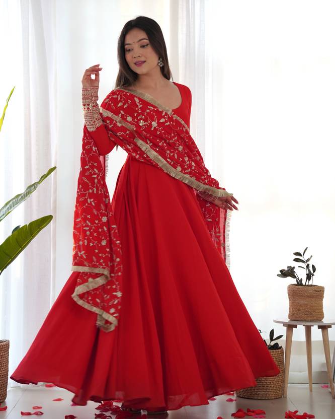 riri fashion Embroidered Kurta, Legging & Dupatta Set