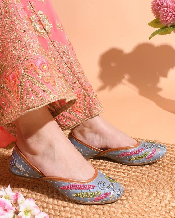 SELFIEE Women Bellies Sandal