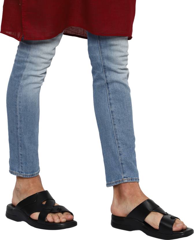Men Black Flats Sandal