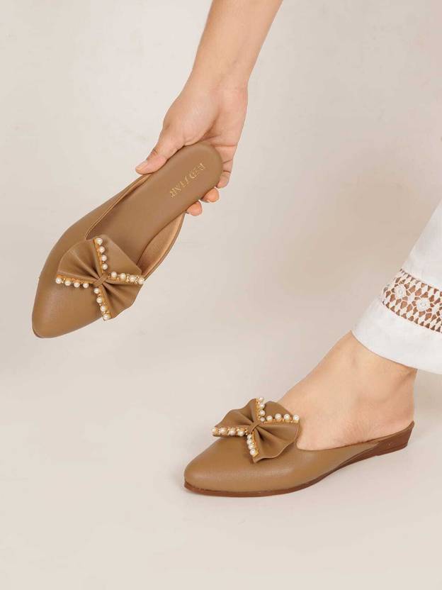 DressBerry and Anouk Women's Ethnic Flats Collection