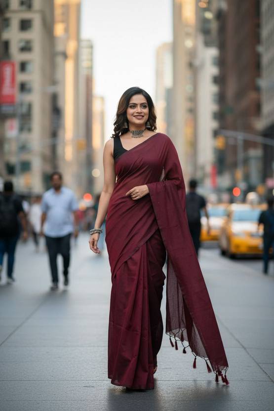 BongAp Striped Handloom Cotton Blend Saree