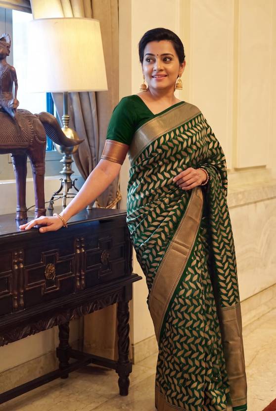 YUGLY Woven Banarasi Pure Silk Saree