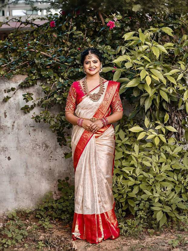 AMRUTKALA SAREES Woven Banarasi Silk Blend Saree