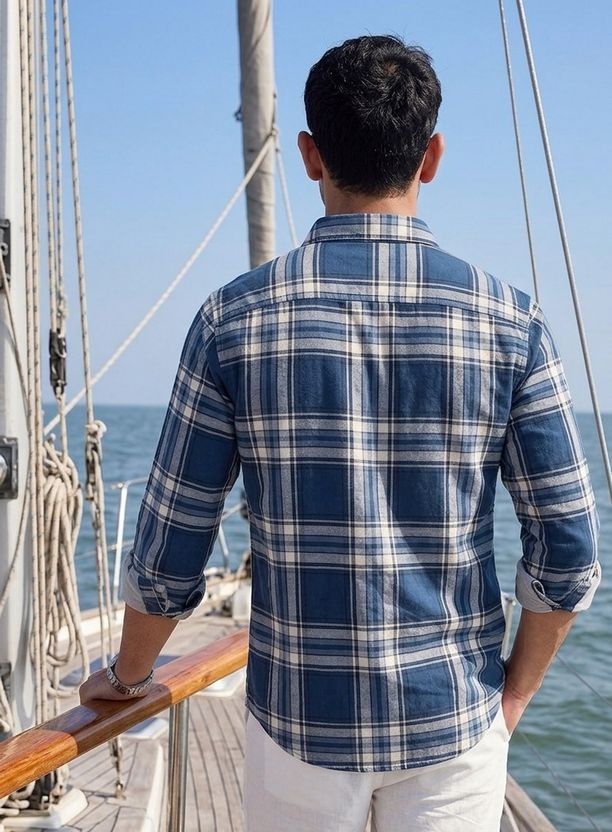 Roadster Men Regular Fit Checkered Shirt - Image 2