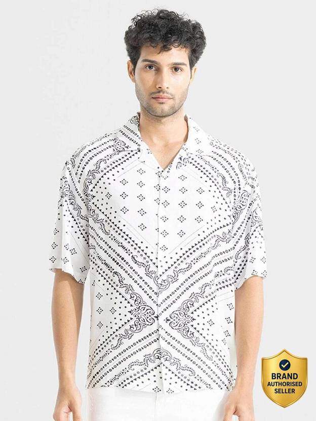 Snitch Men Printed Casual White, Dark Blue Shirt