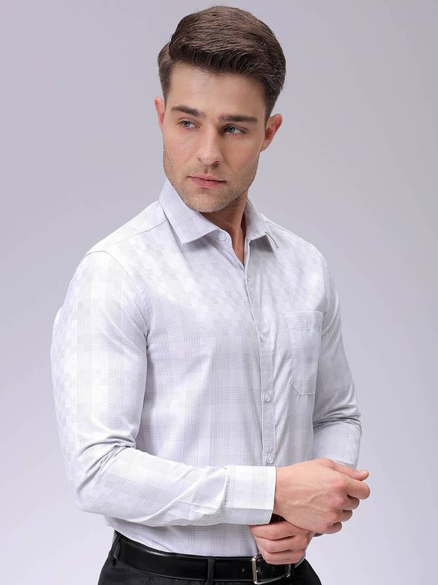 The Indian Garage Co. Men Slim Fit Checkered Cut Away Collar Formal Shirt