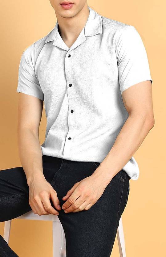Men Relaxed Fit Solid Cut Away Collar Casual Shirt