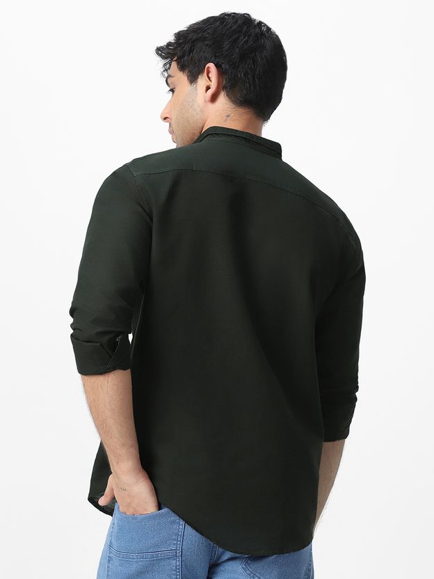 Urbano Men Solid Casual Green Shirt - Image 3