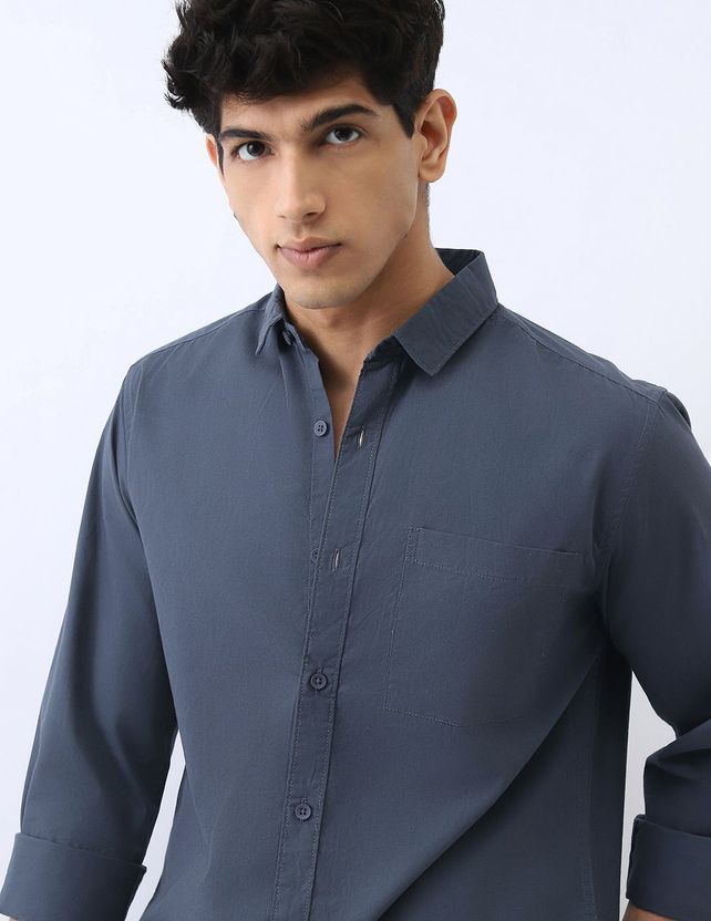 Urbano Fashion पुरुषों के लिए सॉलिड कैज़ुअल स्प्रेड शर्ट - Image 5