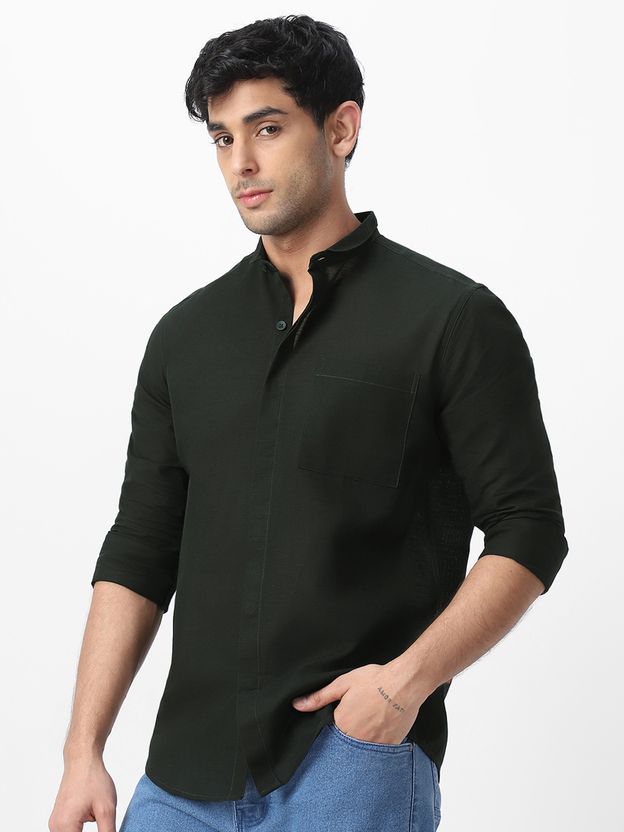 Urbano Men Solid Casual Green Shirt - Image 2