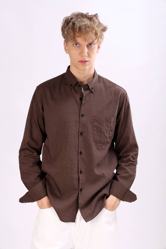 Biograph Men Regular Fit Solid Button Down Collar Casual Shirt