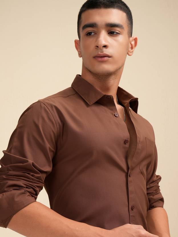 HIGHLANDER Men Slim Fit Solid Cut Away Collar Formal Shirt
