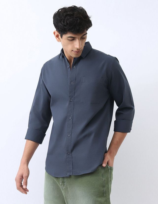 Urbano Fashion पुरुषों के लिए सॉलिड कैज़ुअल स्प्रेड शर्ट - Image 2