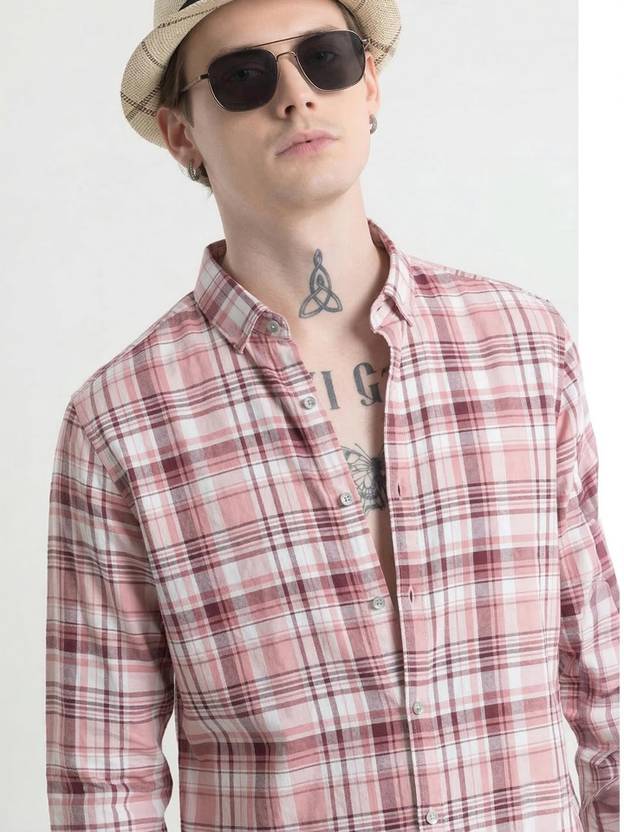 R.Code by The Roadster Life Co. Men Regular Fit Checkered Spread Collar Casual Shirt
