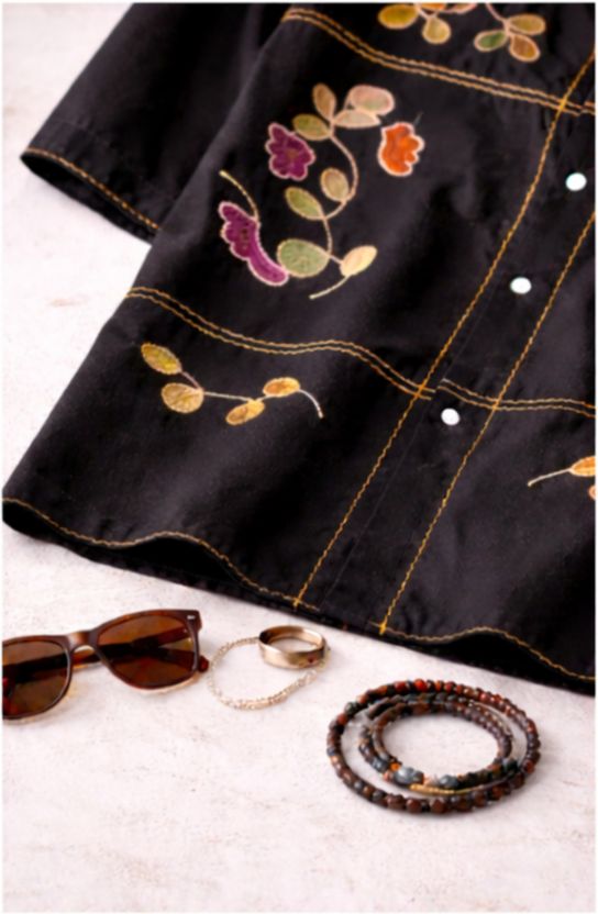 KaramKar Men Regular Fit Embroidered Casual Shirt - Image 3