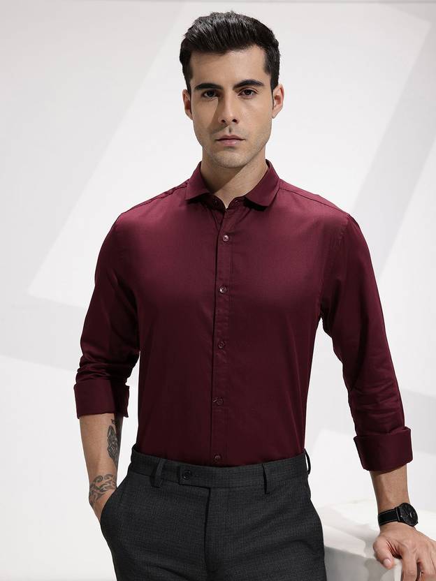 INVICTUS Men Solid Formal Maroon Shirt