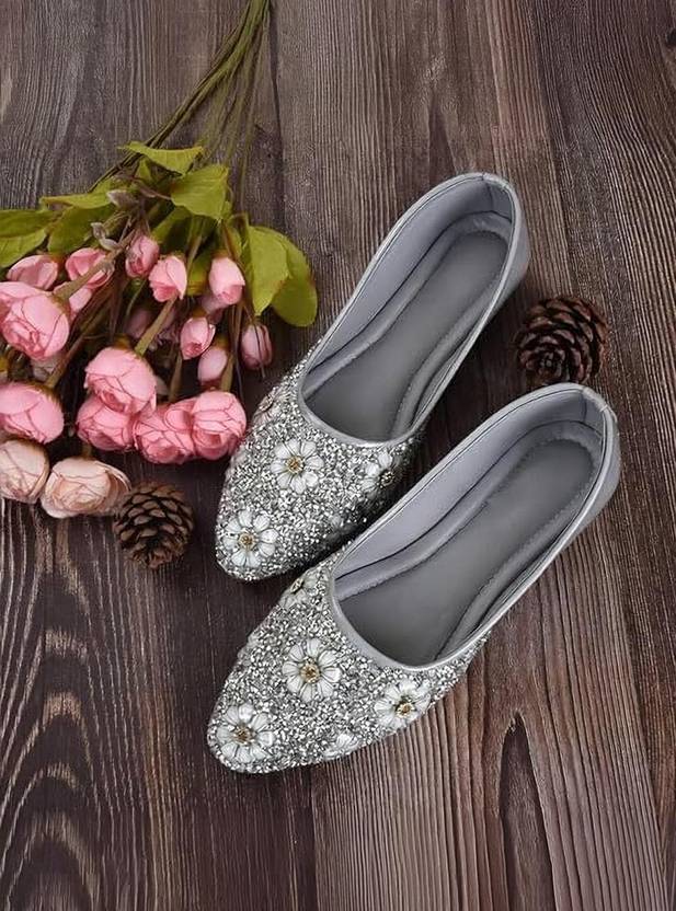 S.K.Craft Embellished Floral Beadwork Handcrafted Ethnic Flat Mojari Jutis For Women