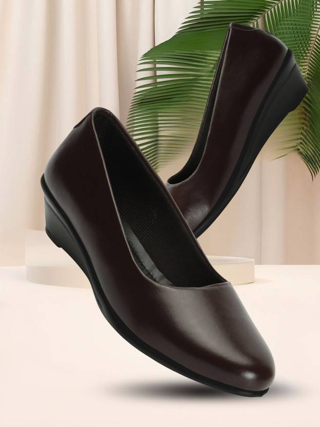 HimQuen Women Solid Formal Bellies Sandal